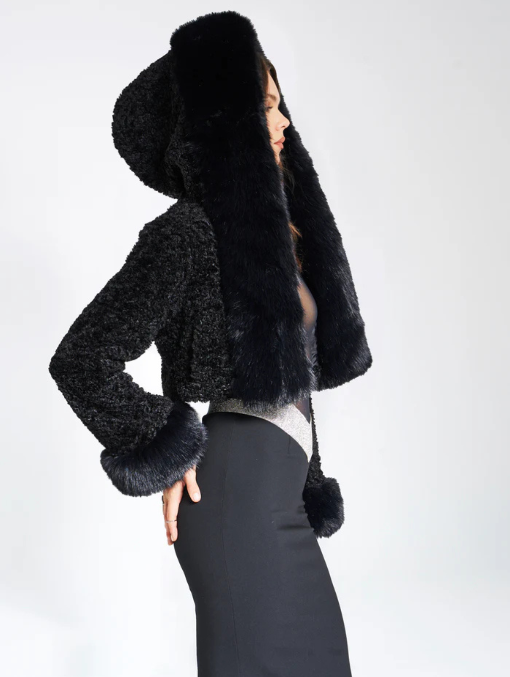 Sofia™ | Plüsch Faux Fur Mantel mit Kapuze