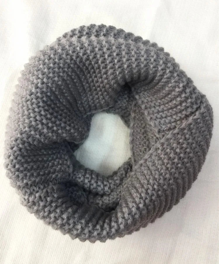 Eleganter Rundschal aus Wolle - Angels