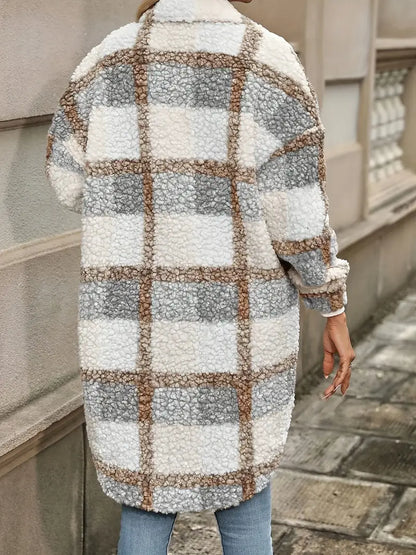 Livia™ | Plaid Sherpa Mantel